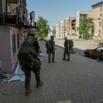 Zelenskyy Warns of North Korean Missiles as Russian Strikes Kill 10 in Ukraine