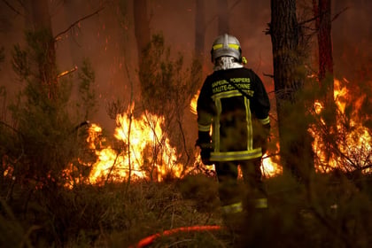 Europe Wildfires Disrupt Summer Travel as 330,000 Evacuated Across France, Spain