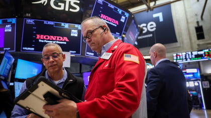 Bond Yields Climb as AI Buildout Resists Treasury Buyback Efforts