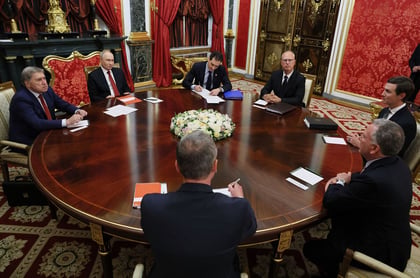 Putin Targets Full Donetsk Control Within Six Months After US Envoy Talks Fail