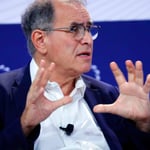 Nouriel Roubini Bets on AI Boom While Warning of US Economic Risks