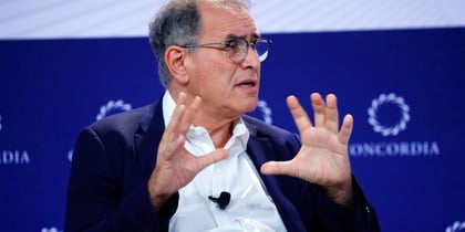 Nouriel Roubini Bets on AI Boom While Warning of US Economic Risks