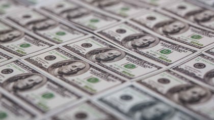 Dollar Index Rises to 99.145 as Hot PCE Inflation Lifts Fed Hike Odds