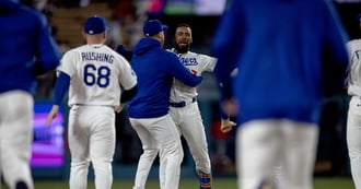 Teoscar Hernández Walk-Off Double Saves Dodgers From Cardinals Sweep