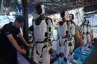 US FCC Robot Ban Targets Foreign Humanoid Robots Over Security Risks